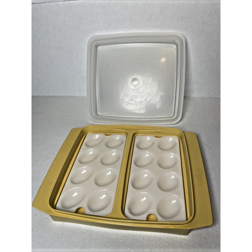 Tupperware Deviled Egg Keeper Carrier in Harvest Gold 723-1 USA